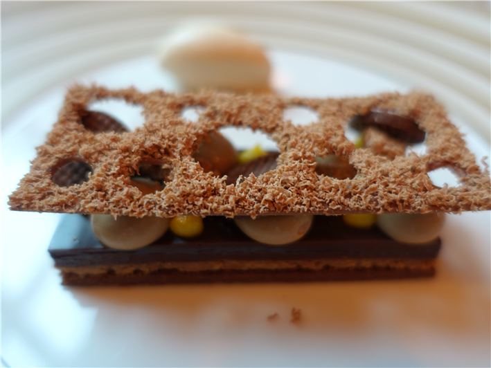 speculaas and chocolate dessert